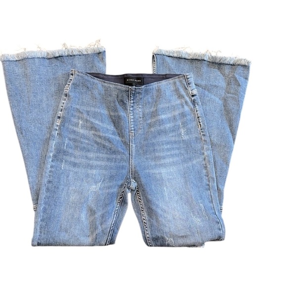 Risen jeans Women's Blue Flared wide leg Jeans size large - Picture 1 of 5